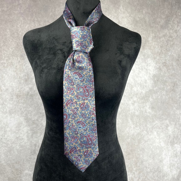 Vtg Benchmark Necktie Red‎ Blue Paisleys Thick Silk Blend Business Mens Tie USA - Picture 1 of 7